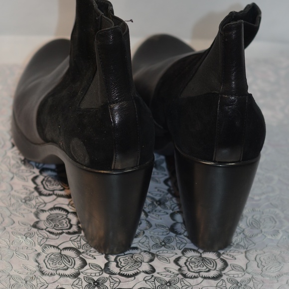 DANSKO Black Leather and Suede Booties SZ 39/8 NWOT - Picture 2 of 12